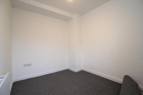 2 bedroom maisonette to rent, Cheltenham Road, Bristol BS6