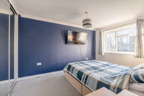 3 bedroom end of terrace house for sale, Bishops Orchard, Farnham Royal SL2