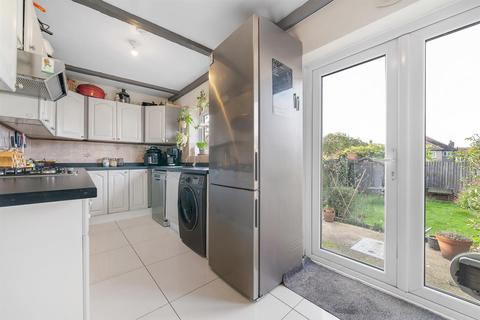 54 Howberry Road, Thornton Heath, CR7 8HY