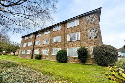 2 bedroom ground floor flat to rent, Benbow House, Bexhill-On-Sea TN39