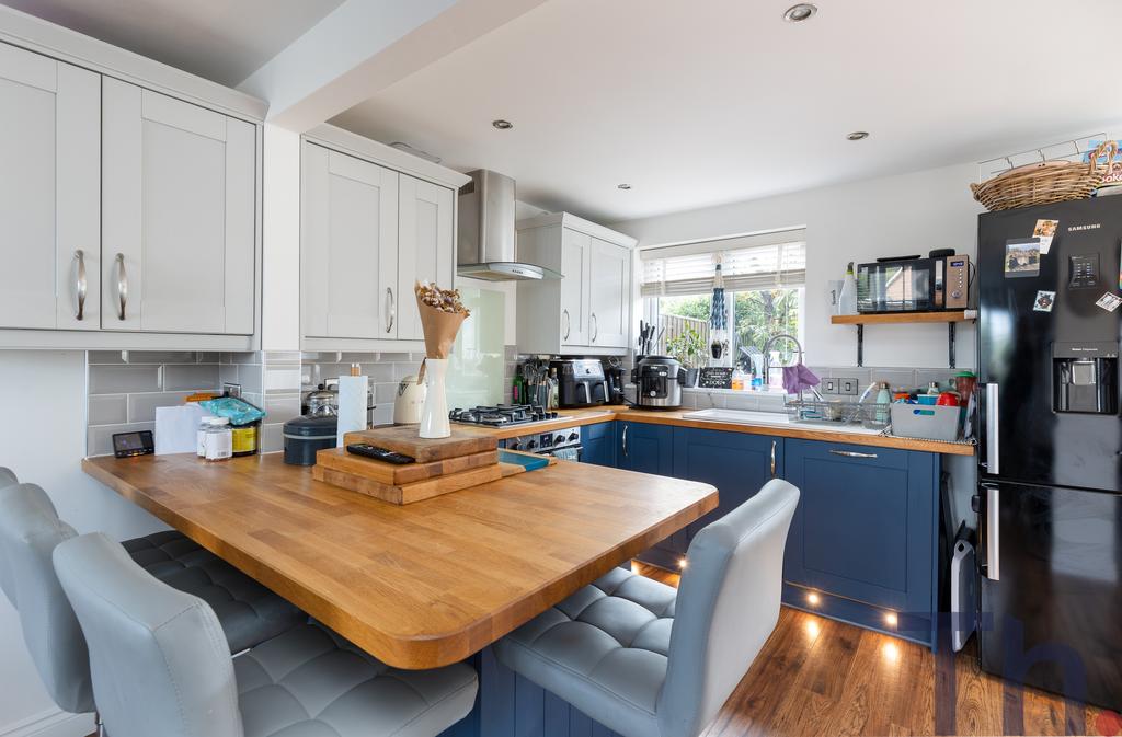 Kitchen Breakfast Area (2)