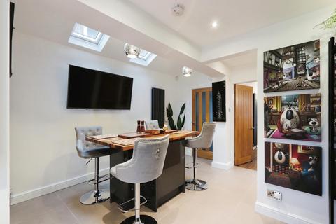 51 Binsted Way, Sheffield, S5 8NW