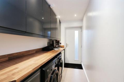 51 Binsted Way, Sheffield, S5 8NW