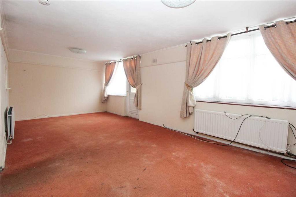 Living Room / Dining