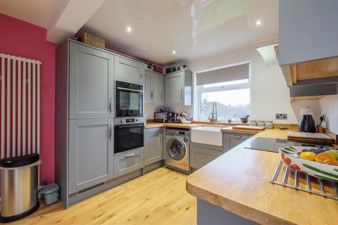 13 Cornwall Crescent, Brighouse, HD6 4DS