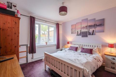 13 Cornwall Crescent, Brighouse, HD6 4DS