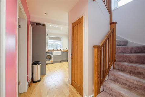 13 Cornwall Crescent, Brighouse, HD6 4DS