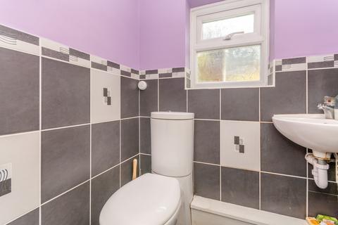10 Portobello Close, Chesham, HP5 2PL