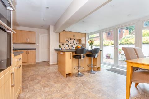 10 Portobello Close, Chesham, HP5 2PL