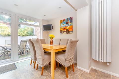 10 Portobello Close, Chesham, HP5 2PL