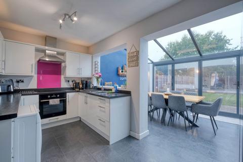 20 Chamberlain Crescent, Shirley, Solihull, B90 2DG