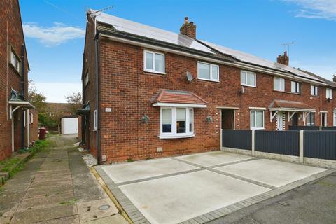 3 bedroom end of terrace house for sale, Somervell Road, Scunthorpe