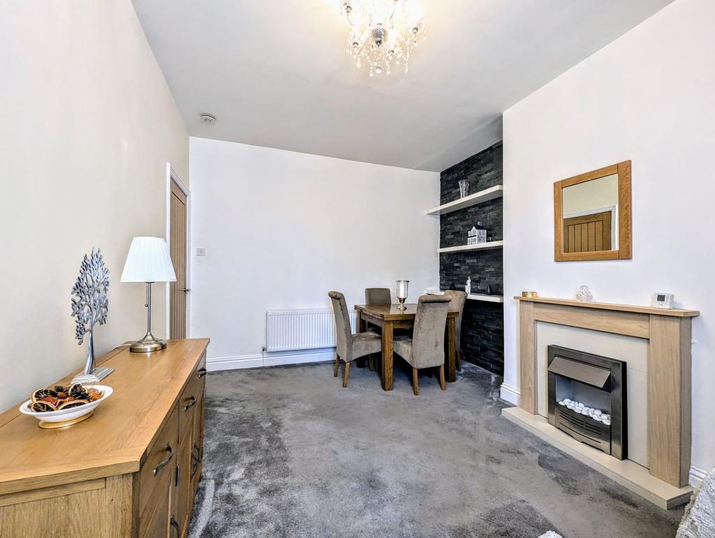 Lounge/Dining Room