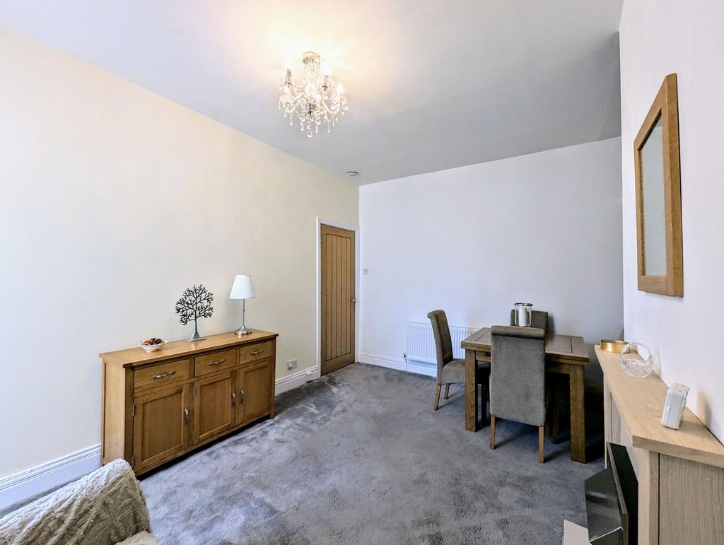 Lounge/Dining Room
