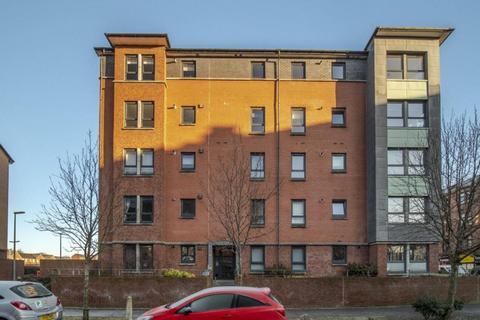 2 bedroom flat to rent, Springfield Gardens, Dalmarnock, Glasgow, G31