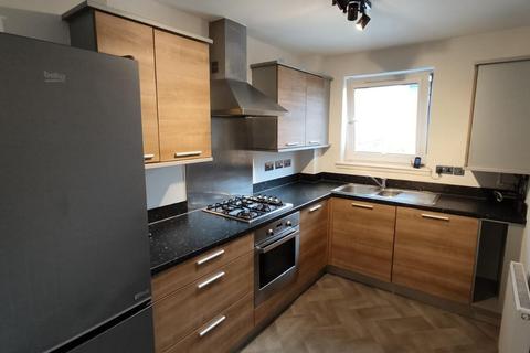 2 bedroom flat to rent, Springfield Gardens, Dalmarnock, Glasgow, G31