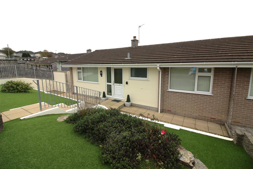 Castlemead Drive, Saltash 2 bed semidetached bungalow for sale £265,000