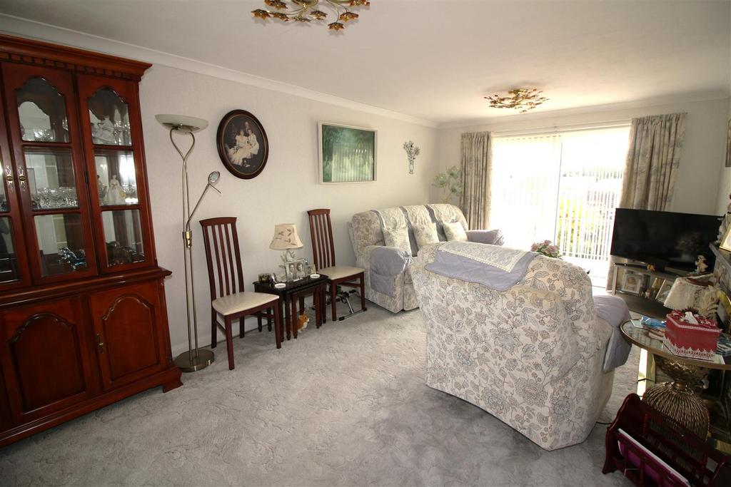 Castlemead Drive, Saltash 2 bed semidetached bungalow for sale £265,000