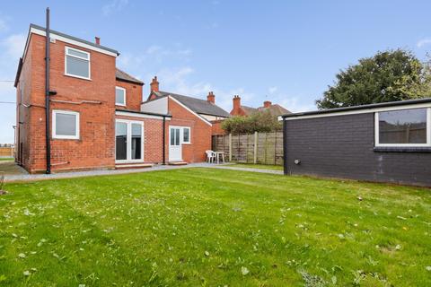 3 bedroom detached house for sale, Barrow Road, New Holland, Barrow Upon Humber, North Lincolnshire, DN19