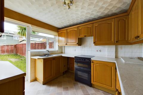 4 bedroom semi-detached house to rent, Southsea, Milton PO4