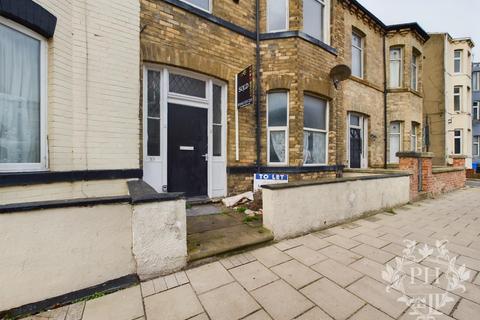 3 bedroom flat for sale, Station Road Redcar