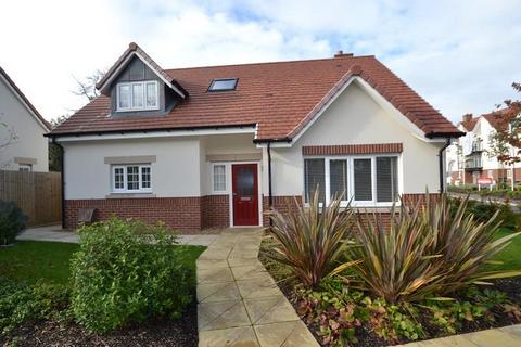 3 bedroom detached bungalow to rent, Seymour Road, Buntingford