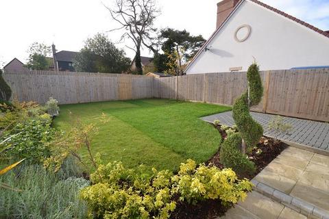 3 bedroom detached bungalow to rent, Seymour Road, Buntingford