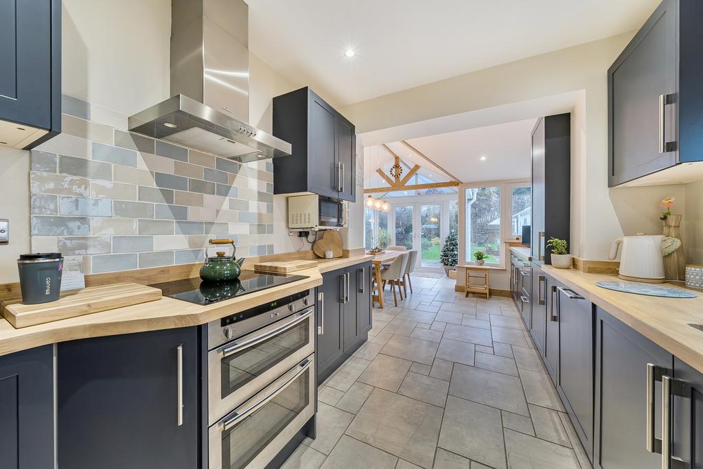 Kitchen / Garden Room