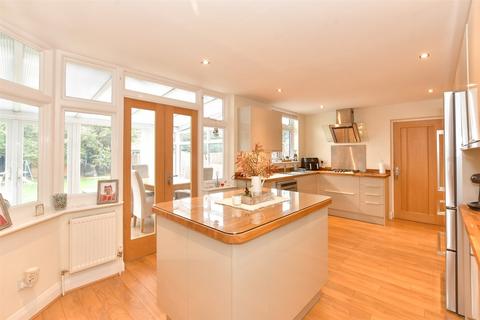 4 bedroom chalet for sale, King Edward Drive, Grays, Essex