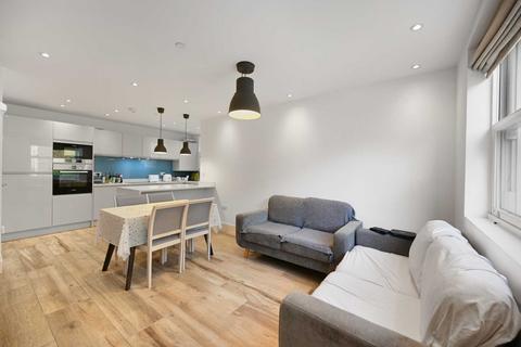 4 bedroom mews to rent, Coningham Mews, Shepherds Bush, London W12 9QW