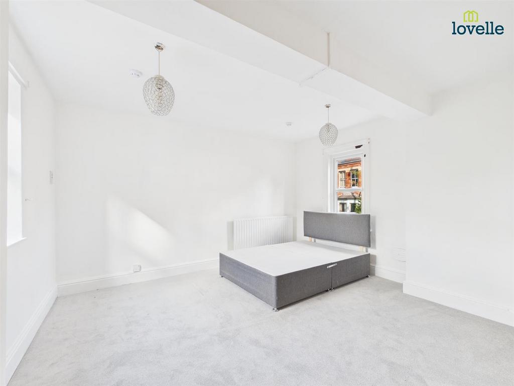 CAM01383 G0-PR0399-STILL010.jpg