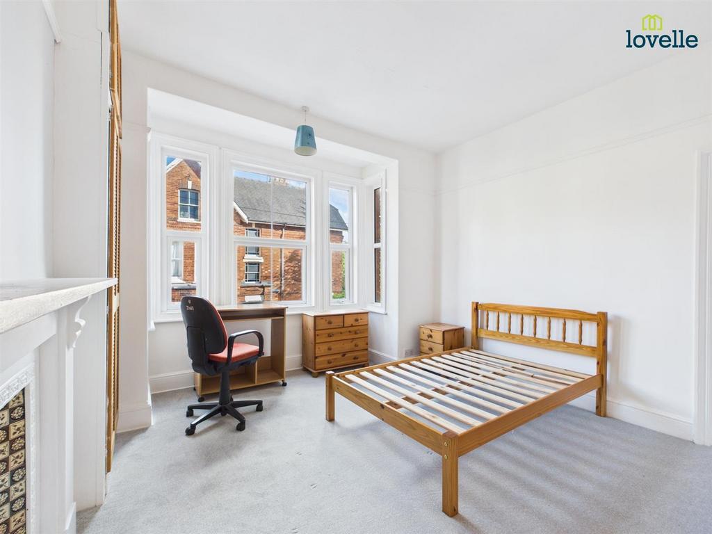 CAM01383 G0-PR0399-STILL006.jpg