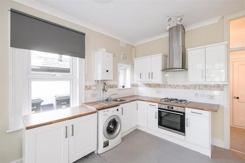 2 bedroom flat for sale, Grove Hill, South Woodford