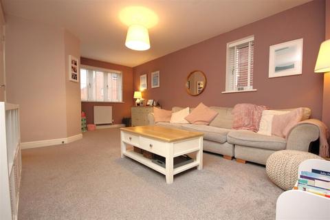 3 bedroom semi-detached house for sale, Victoria Drive, Rushden NN10