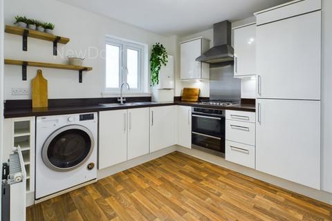 Flat 2/2, 1 Forge Crescent, Bishopton, PA7 5FL
