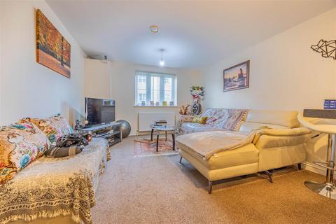 2 bedroom apartment for sale, London Road, Benfleet