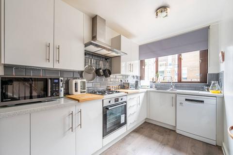 2 bedroom maisonette to rent, 130 Grove Road, London E3