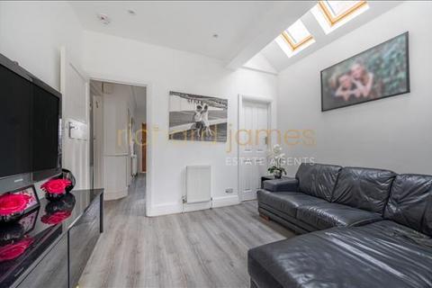 152 Chanctonbury Way, London, N12 7AD