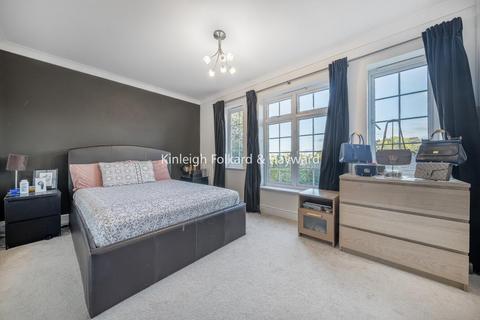7 Winchester Close, Bromley, BR2 0PX