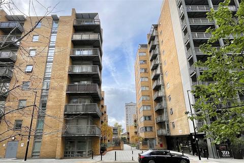 2 bedroom apartment for sale, Gainsborough House, Cassilis Road, London, E14