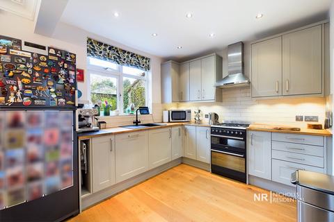 4 Bolton Close, Chessington, KT9 2JG
