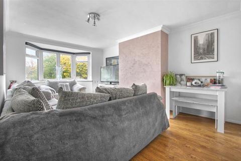 43 Shaw Close, Cheshunt, Waltham Cross, EN8 0HD