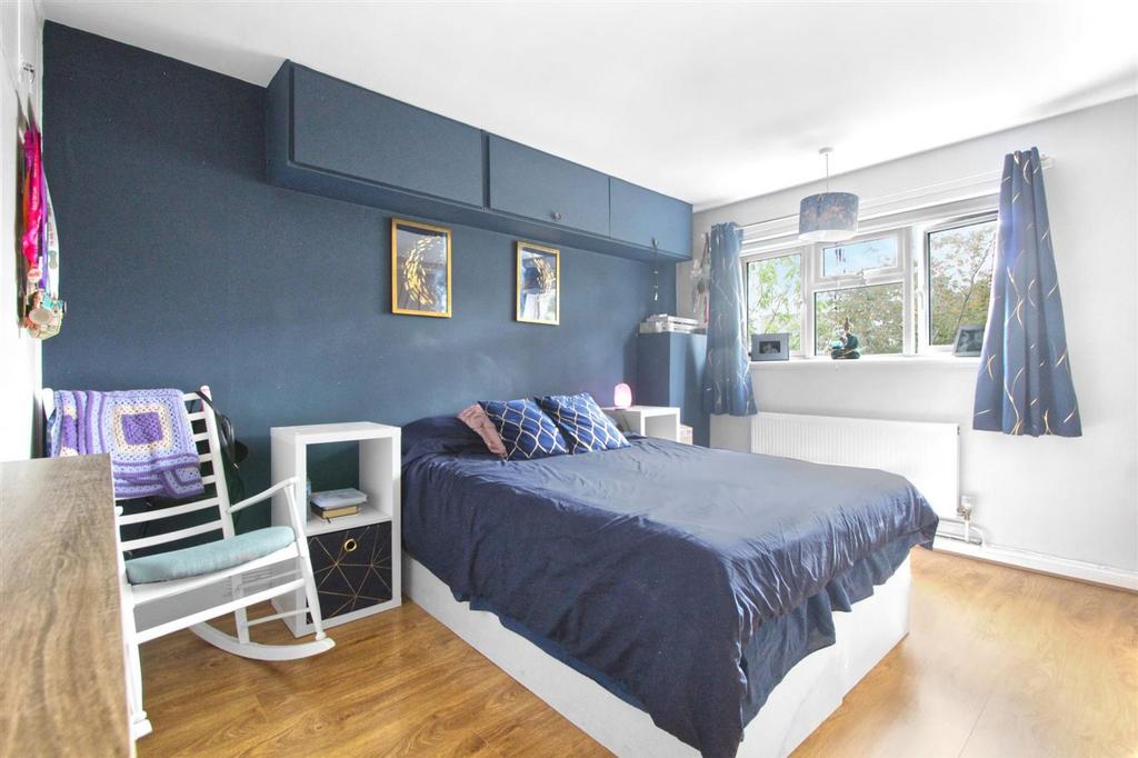 Bed 1.jpg