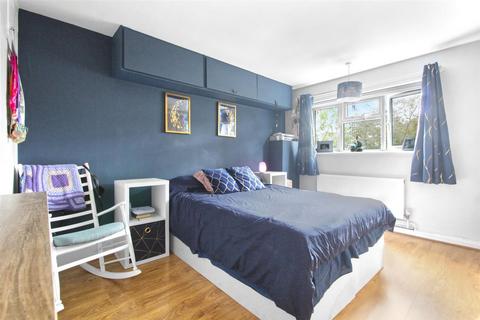 43 Shaw Close, Cheshunt, Waltham Cross, EN8 0HD