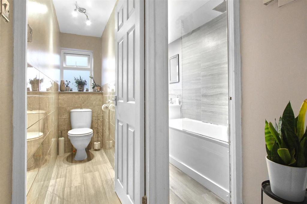 Toilet .jpg