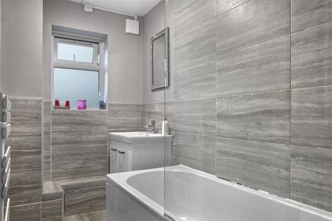 43 Shaw Close, Cheshunt, Waltham Cross, EN8 0HD