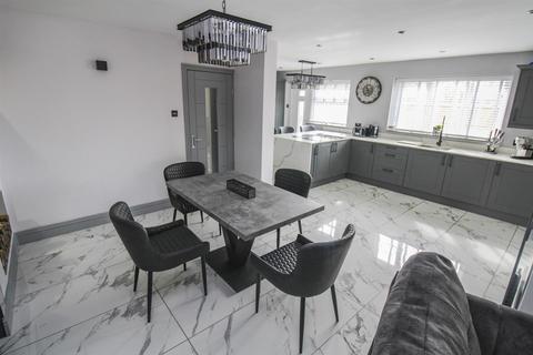 1 Howe Crescent, Corby, NN17 2RY