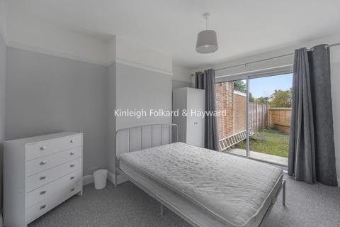 3 bedroom house to rent, Gorringe Park Avenue Mitcham CR4