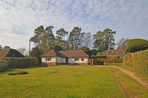 2 bedroom detached bungalow for sale, NO CHAIN! Georges Lane, Storrington, West Sussex, RH20