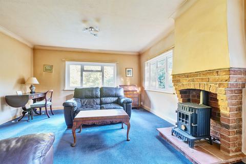 2 bedroom detached bungalow for sale, NO CHAIN! Georges Lane, Storrington, West Sussex, RH20